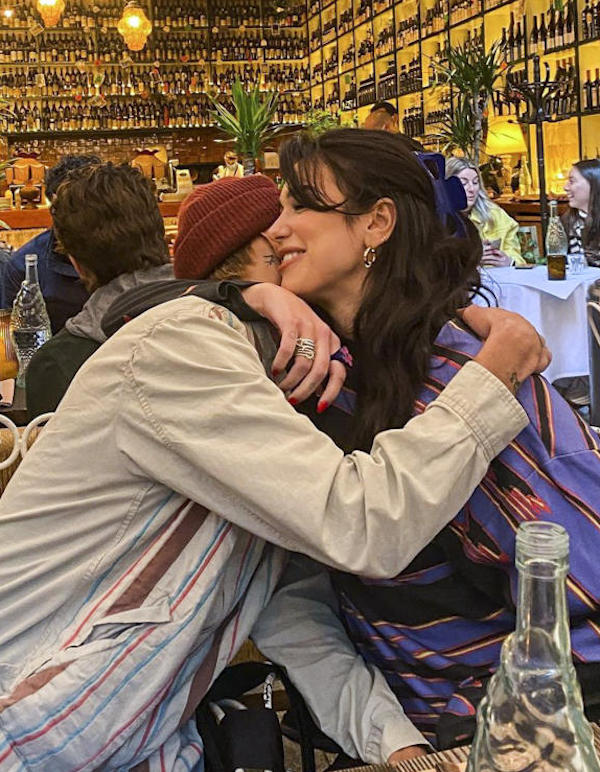 Londra,Dua Lipa e fidanzato Anwar Hadid al ristorante 
