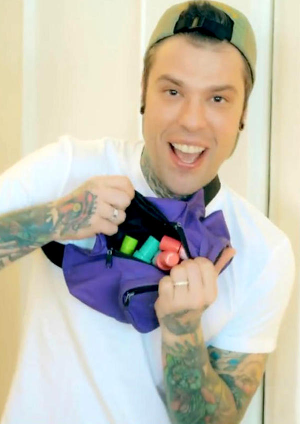 Fedez lancia la sua linea di smalti unisex Noon, il sito va in crash