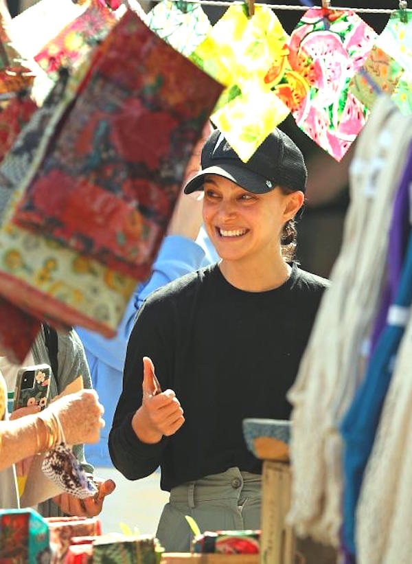 Sidney, Natalie Portman e famiglia a passeggio a Bondi Beach