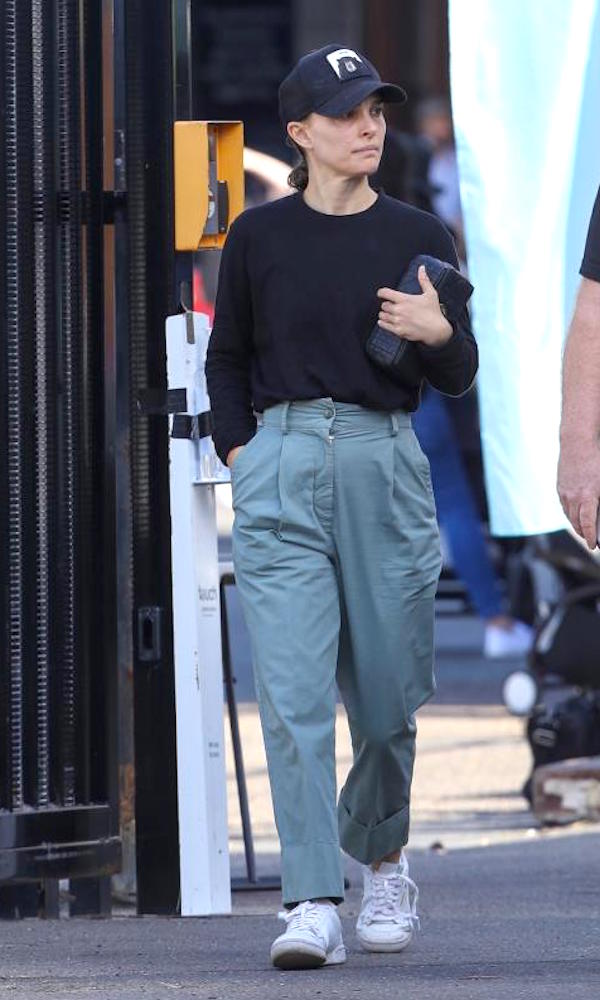 Sidney, Natalie Portman e famiglia a passeggio a Bondi Beach
