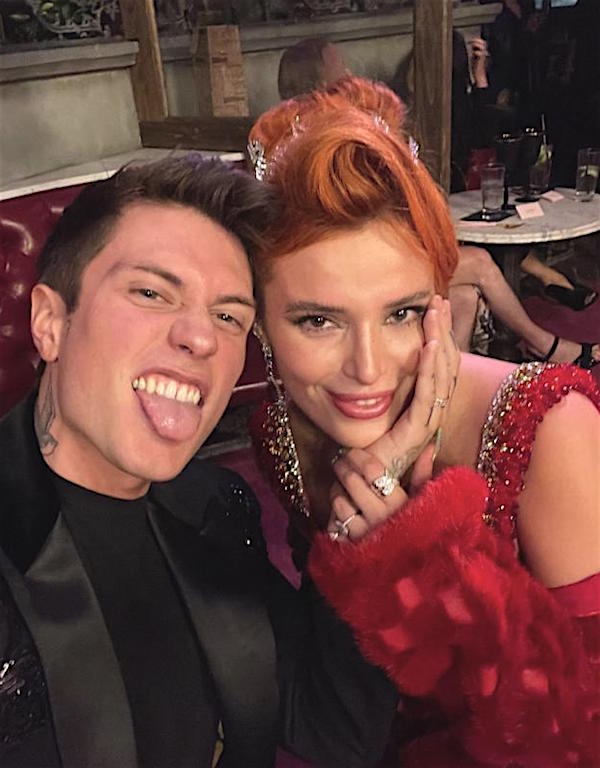 Bella Thorne e Benjamin Mascolo si sono ufficialmente fidanzati .