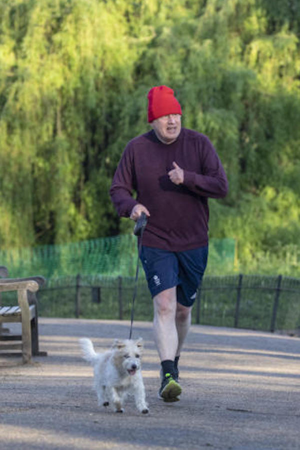 Londra, Il primo ministro Boris Johnson fa jogging con il suo cane Dylan