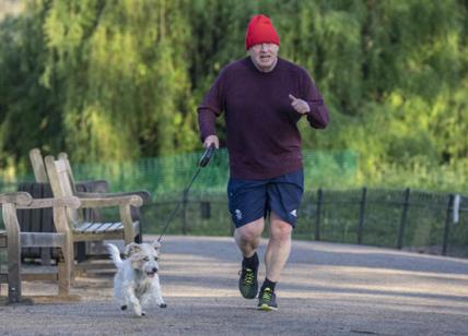 Londra, Il primo ministro Boris Johnson fa jogging con il suo cane Dylan