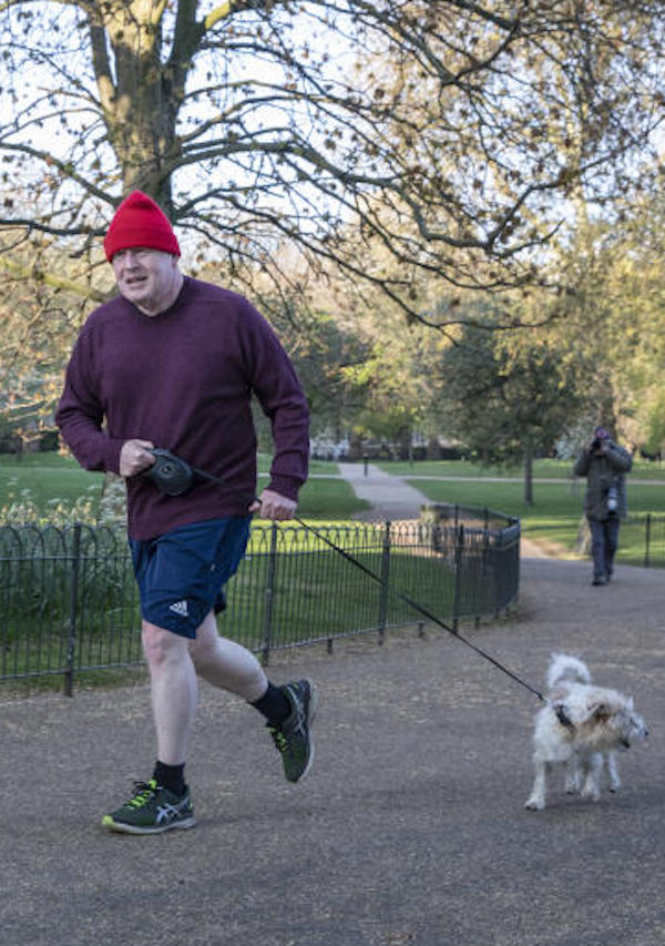 Londra, Il primo ministro Boris Johnson fa jogging con il suo cane Dylan