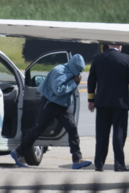 Kanye West e Irina Shayk rientrano a New York dopo romantico weekend in Francia