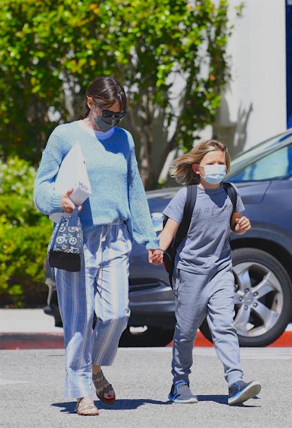 Santa Monica,Jennifer Garner con il figlio Samuel alla festa scolastica