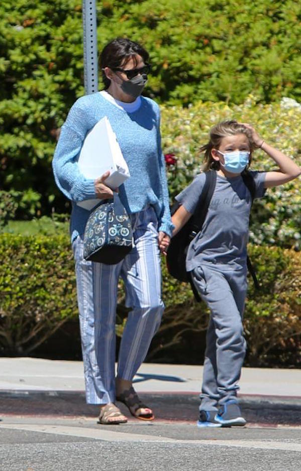 Santa Monica,Jennifer Garner con il figlio Samuel alla festa scolastica