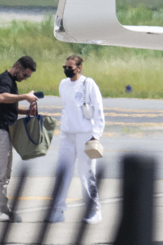 Kanye West e Irina Shayk rientrano a New York dopo romantico weekend in Francia