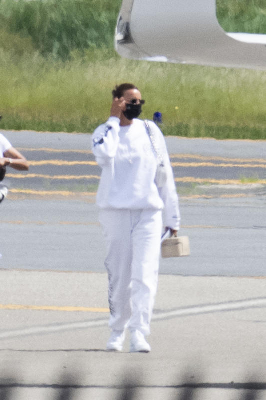 Kanye West e Irina Shayk rientrano a New York dopo romantico weekend in Francia