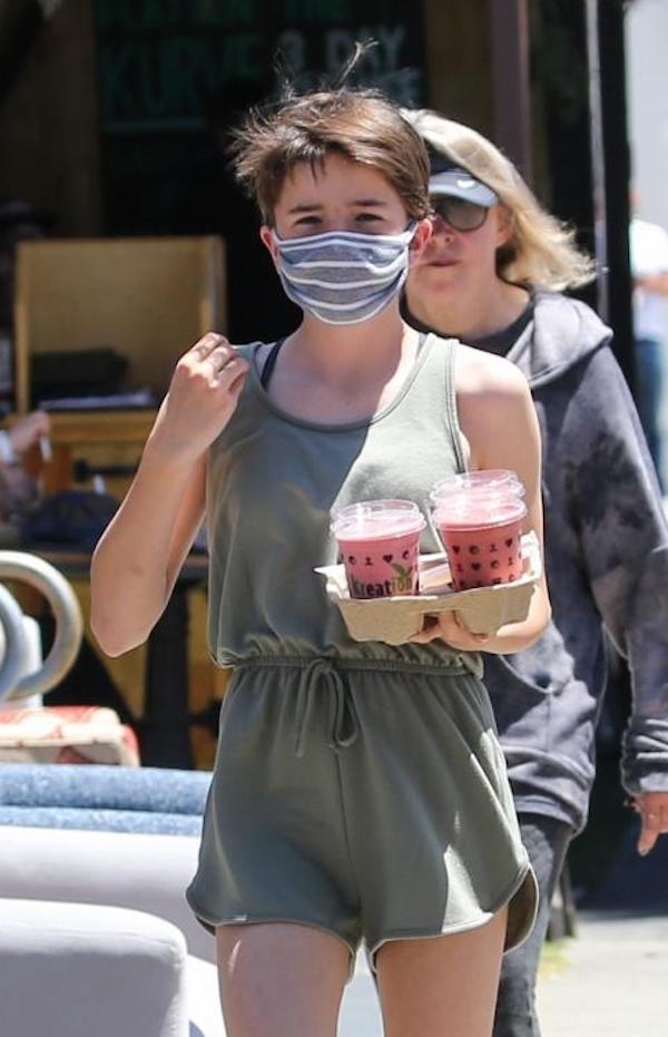 Jennifer Garner festeggia diploma di Seraphina dipingendo il vetro della auto