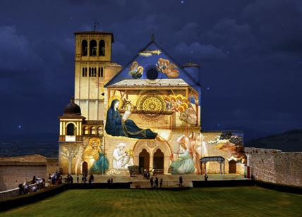Assisi, gli affreschi di Giotto proiettati sulla facciata della basilica