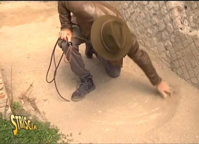 jimmy ghione striscia rimuove terra veio