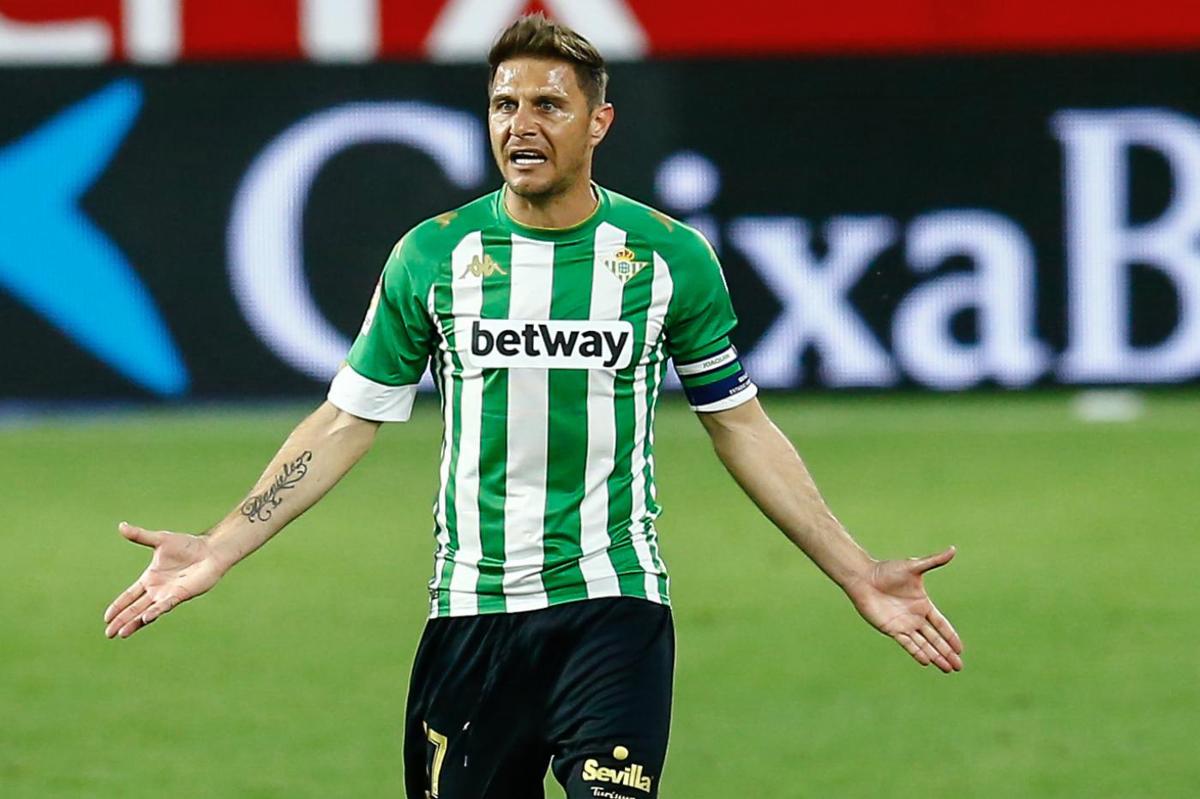 JOAQUIN – E’ stato una meteora con la maglia della Fiorentina, ma a 39 anni è ancora una colonna del Betis Siviglia, del quale è capitano! JOAQUIN – E’ stato una meteora con la maglia della Fiorentina, ma a 39 anni è ancora una colonna del Betis Siviglia, del quale è capitano!