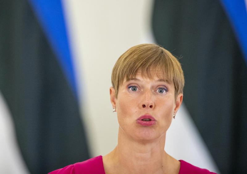 Kersti Kaljulaid, classe 1969, è la prima Capo di Stato donna dell'Estonia da quando il paese ha dichiarato l'indipendenza nel 1918. E' anche la più giovane persona a svolgere tale ruolo, assunto a soli 46 anni! Un anno dopo, nel 2017 è diventata la prima estone ad essere inclusa nella lista delle 100 donne più potenti della rivista “Forbes”. E' una sostenitrice dei diritti LGBTQ+ Kersti Kaljulaid, classe 1969, è la prima Capo di Stato donna dell'Estonia da quando il paese ha dichiarato l'indipendenza nel 1918. E' anche la più giovane persona a svolgere tale ruolo, assunto a soli 46 anni! Un anno dopo, nel 2017 è diventata la prima estone ad essere inclusa nella lista delle 100 donne più potenti della rivista “Forbes”. E' una sostenitrice dei diritti LGBTQ+