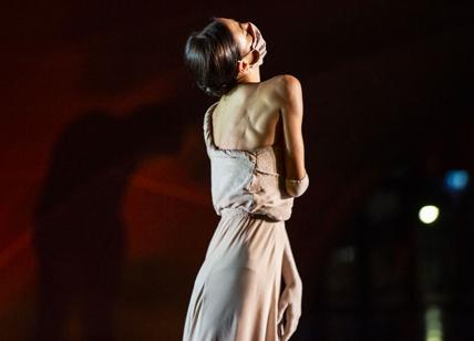 Laura Biagiotti svela gli abiti per l'Opera di Roma. Trionfano seta e rosa