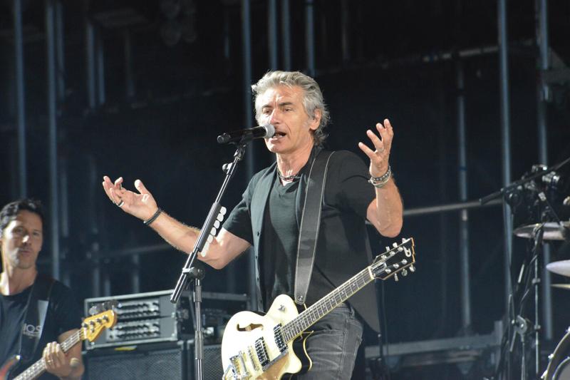 LIGABUE – Dopo Vasco Rossi, è proprio il “Liga” il secondo rocker italiano più affezionato allo stadio milanese, con 12 esibizioni del vivo. E peraltro, da buon interista, lo frequenta spesso anche per il calcio... LIGABUE – Dopo Vasco Rossi, è proprio il “Liga” il secondo rocker italiano più affezionato allo stadio milanese, con 12 esibizioni del vivo. E peraltro, da buon interista, lo frequenta spesso anche per il calcio...