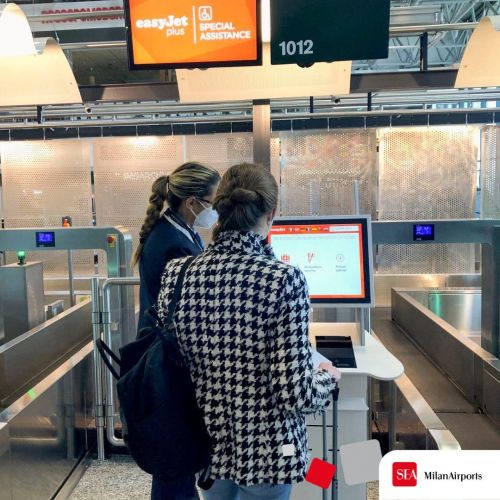 Malpensa, il sistema che permette al passeggero di imbarcare i bagagli da stiva in completa autonomia in funzione ai banchi del Terminal 1 Malpensa, il sistema che permette al passeggero di imbarcare i bagagli da stiva in completa autonomia in funzione ai banchi del Terminal 1