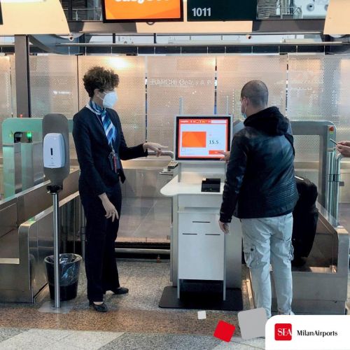 Malpensa, il sistema che permette al passeggero di imbarcare i bagagli da stiva in completa autonomia in funzione ai banchi del Terminal 1 Malpensa, il sistema che permette al passeggero di imbarcare i bagagli da stiva in completa autonomia in funzione ai banchi del Terminal 1