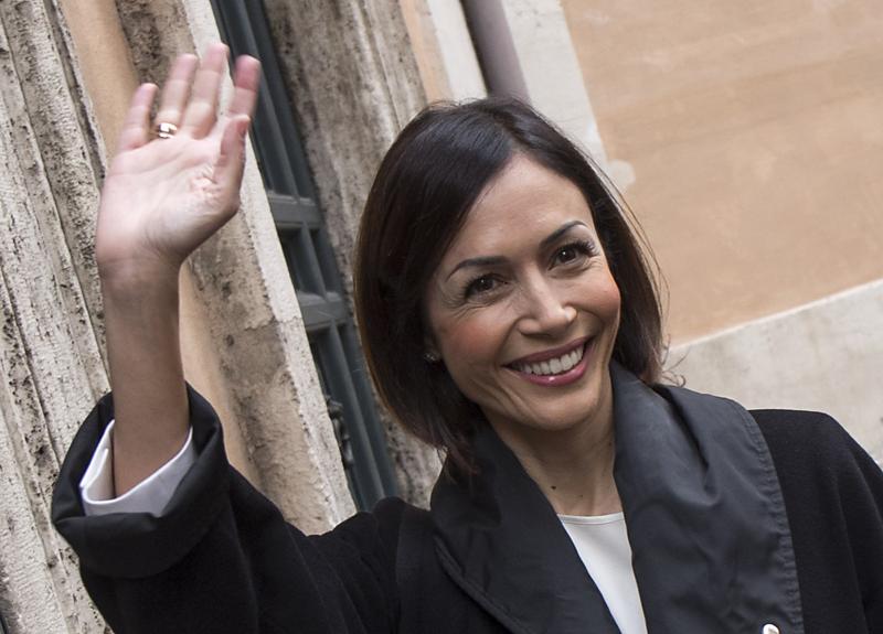 Mara Carfagna oggi è una politica molto apprezzata, ma all'inizio della sua seconda carriera molti la guardavano con sufficienza, visto il suo passato come soubrette televisiva Mara Carfagna oggi è una politica molto apprezzata, ma all'inizio della sua seconda carriera molti la guardavano con sufficienza, visto il suo passato come soubrette televisiva