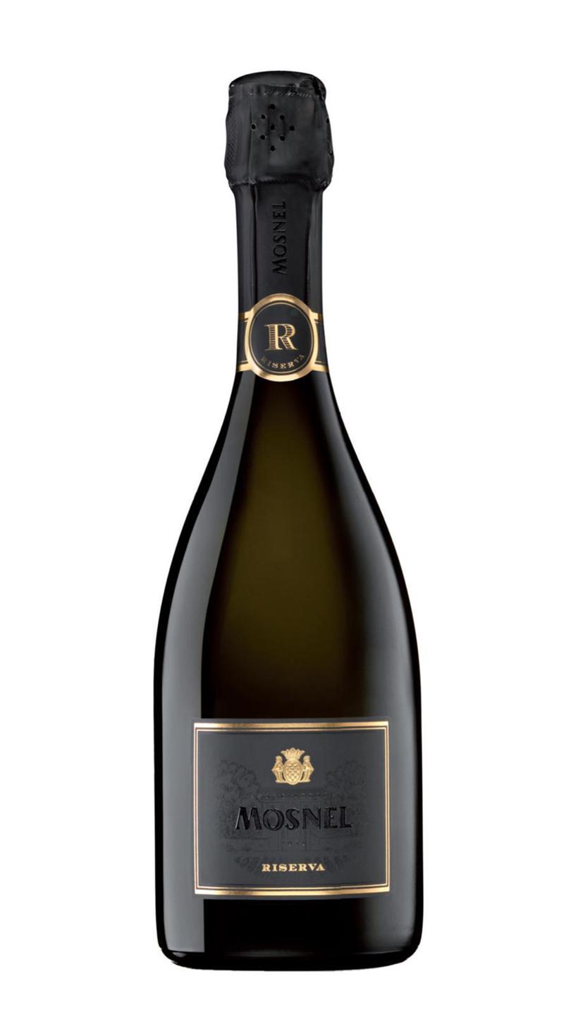 MONSEL - FRANCIACORTA PAS DOSÉ RISERVA MOSNEL 2008 Eleganza, autenticità, territorialità e piacevolezza. Questi gli ingredienti del Monsel Riserva. È la nuova gemma della Collezione Franciacorta della Casa. Un vino con un’immagine distintiva e costante, per affermare la sua forte eleganza. Ha nel mutare e ricomporsi dell’equilibrio la chiave di lettura della sua complessità. La Riserva 2008 è un millesimo che esalta le qualità di un’annata unica, valorizzando il risultato di una vendemmia eccellente, che arriva a maturazione dopo dieci anni di affinamento, unendo insieme le qualità delle migliori uve Chardonnay, Pinot Bianco e Pinot Nero dai vigneti. Dopo la pressatura soffice e le prime fasi di vinificazione, l’assemblaggio è stato compiuto nel marzo 2009. Le bottiglie accatastate sono rimaste altri nove anni nei locali delle seicentesche cantine prima del “remuage”. Successivamente sboccate e dosate “Pas Dosé” hanno ricevuto il tappo a fungo e la gabbietta. Al calice si mostra dorato dal perlage sottile. Emerge la precisione armonica dell’accordo tra note di mandorla e frutta esotica matura, confettura di albicocca, agrumi e zenzero canditi, biscotto d’orzo e un contrappunto iodato, in cui l’orizzonte delle note evolutive si tinge di miele, foglie di tè e mentuccia. Alla prima prova in degustazione ha già dimostrato le sue qualità giovanili. MONSEL - FRANCIACORTA PAS DOSÉ RISERVA MOSNEL 2008 Eleganza, autenticità, territorialità e piacevolezza. Questi gli ingredienti del Monsel Riserva. È la nuova gemma della Collezione Franciacorta della Casa. Un vino con un’immagine distintiva e costante, per affermare la sua forte eleganza. Ha nel mutare e ricomporsi dell’equilibrio la chiave di lettura della sua complessità. La Riserva 2008 è un millesimo che esalta le qualità di un’annata unica, valorizzando il risultato di una vendemmia eccellente, che arriva a maturazione dopo dieci anni di affinamento, unendo insieme le qualità delle migliori uve Chardonnay, Pinot Bianco e Pinot Nero dai vigneti. Dopo la pressatura soffice e le prime fasi di vinificazione, l’assemblaggio è stato compiuto nel marzo 2009. Le bottiglie accatastate sono rimaste altri nove anni nei locali delle seicentesche cantine prima del “remuage”. Successivamente sboccate e dosate “Pas Dosé” hanno ricevuto il tappo a fungo e la gabbietta. Al calice si mostra dorato dal perlage sottile. Emerge la precisione armonica dell’accordo tra note di mandorla e frutta esotica matura, confettura di albicocca, agrumi e zenzero canditi, biscotto d’orzo e un contrappunto iodato, in cui l’orizzonte delle note evolutive si tinge di miele, foglie di tè e mentuccia. Alla prima prova in degustazione ha già dimostrato le sue qualità giovanili.