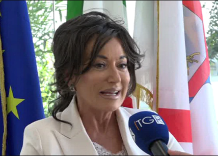Lega Puglia e FdI chiedono lumi sul rinnovo incarico a Nancy Dell'Olio