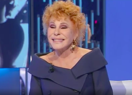 Ornella Vanoni canta "Domani è un altro giorno" per il premier Draghi. VIDEO