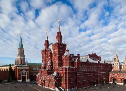 Russia, il Cremlino spinge i russi a vaccinarsi con lo Sputnik V