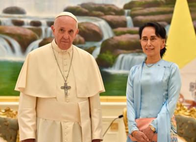 papa francesco aung san suu kyy