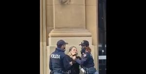 polizia tratiene