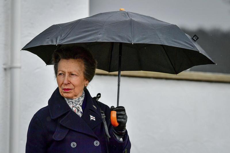 La Principessa Anna sarà al fianco di Carlo, alla testa del corteo funebre La Principessa Anna sarà al fianco di Carlo, alla testa del corteo funebre