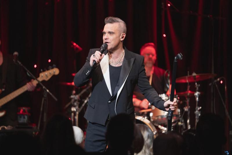 ROBBIE WILLIAMS – Nel caso del cantante inglese, a scatenare il panico è stata la malattia del padre, che ha il Parkinson, e la distanza forzata da casa a causa del lockdown del 2020. Una situazione nella quale chiunque può facilmente riconoscersi (foto: LaPresse) ROBBIE WILLIAMS – Nel caso del cantante inglese, a scatenare il panico è stata la malattia del padre, che ha il Parkinson, e la distanza forzata da casa a causa del lockdown del 2020. Una situazione nella quale chiunque può facilmente riconoscersi (foto: LaPresse)