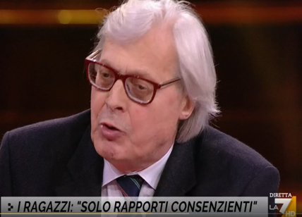Video Grillo, Sgarbi da Giletti: "Ha tutti contro, Beppe è un uomo finito"