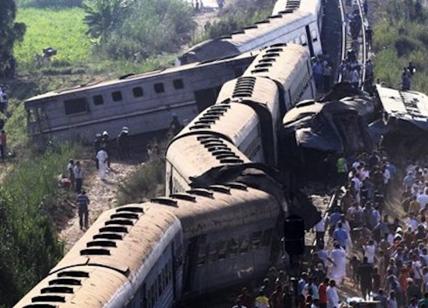 Egitto, scontro tra due treni: oltre 30 morti e 100 feriti