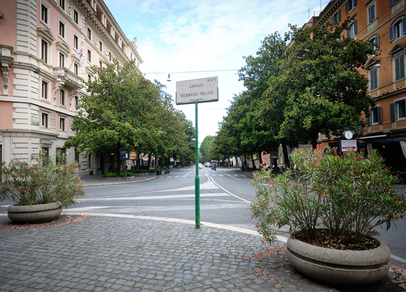 turisti roma via veneto