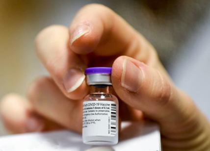 Covid, Aifa: "Contagio dopo il vaccino? Allora la seconda dose non serve"