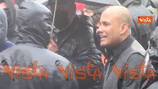 La pioggia non ferma i manifestanti “Io Aproâ€. Le tensioni con la polizia a un passo da Montecitorio La pioggia non ferma i manifestanti “Io Aproâ€. Le tensioni con la polizia a un passo da Montecitorio