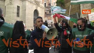 Alitalia in una bara davanti al MISE, “Una vergogna che Draghi dica che costiamo tanto!†Alitalia in una bara davanti al MISE, “Una vergogna che Draghi dica che costiamo tanto!â€