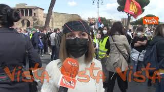 “Vogliamo capire che fine faremoâ€. I lavoratori di Alitalia alla protesta davanti al Campidoglio “Vogliamo capire che fine faremoâ€. I lavoratori di Alitalia alla protesta davanti al Campidoglio