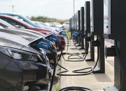 Nissan: la ricarica bidirezionale dei veicoli elettrici riduce i costi