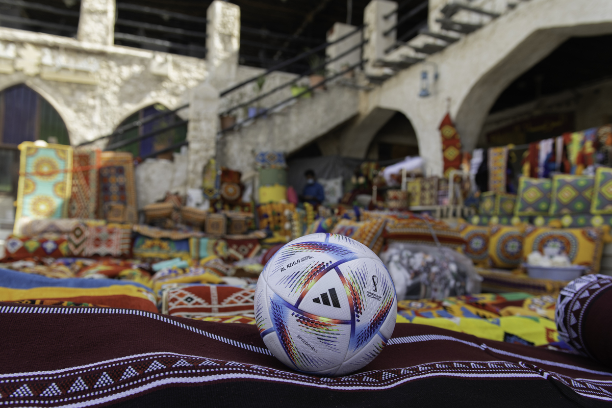 1   OFFICIAL MATCH BALL WORLD CUP 2022 