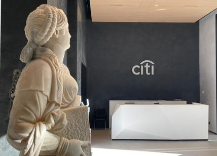 Citi Bank adotta una statua del Duomo di Milano