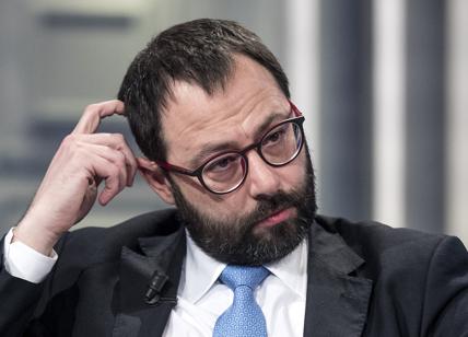 Attacco di Patuanelli a Draghi: "Nessun Papeete, ma pronti a uscire dall'aula"