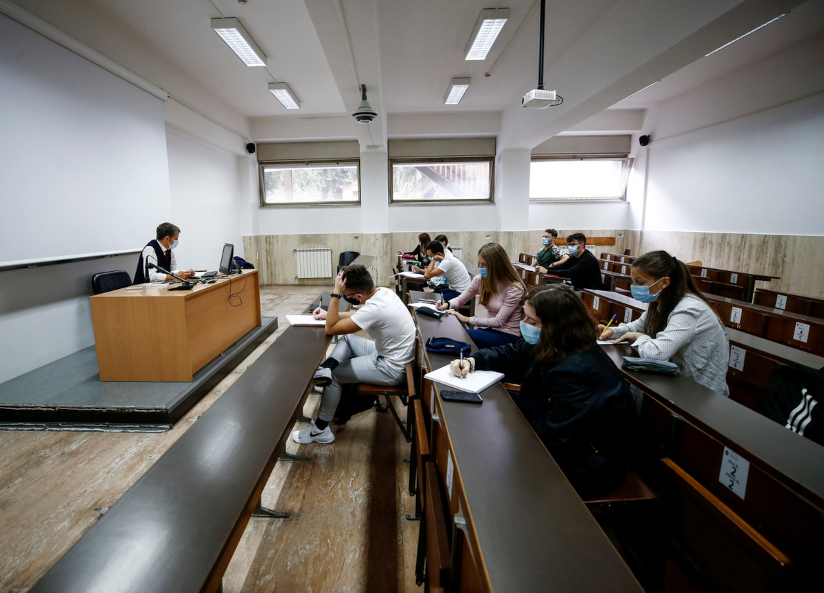 università, aula universitaria, esami truccati