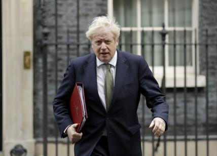 Seduta infuocata in Parlamento: Boris Johnson non si dimette e va all'attacco