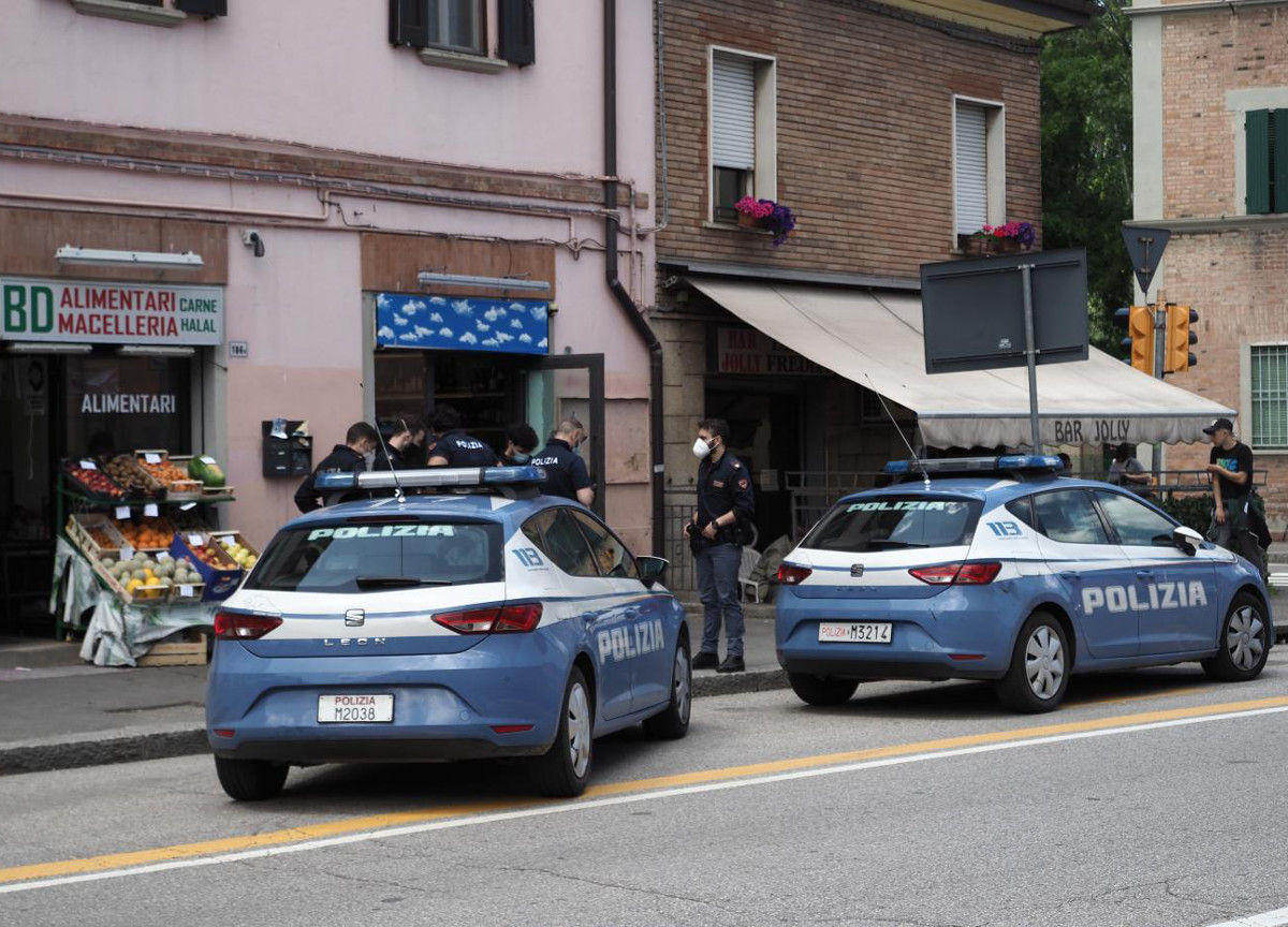 polizia, accoltellamento fratello, lecce