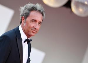 “La grazia” del dubbio contro la furia del presente, perché bisogna correre a vedere il film di Sorrentino di Simone Rosti