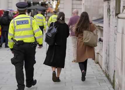 Scandalo nella Polizia inglese: spaccio, rapine, prostituzione e criminalità