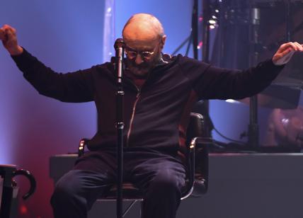 Vertebre schiacciate e lesioni ai nervi: Phil Collins non suonerà più dal vivo