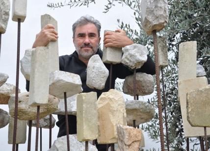 Salvatore Sava in mostra a Lecce: una scultura di materiali e natura