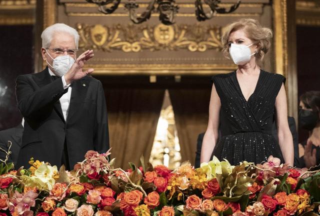 Il Presidente Sergio Mattarella con la figlia Laura alla prima della Scala (Lapresse) Il Presidente Sergio Mattarella con la figlia Laura alla prima della Scala (Lapresse)